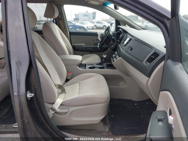 KNDMB5C17K6556092 KIA SEDONA LX
