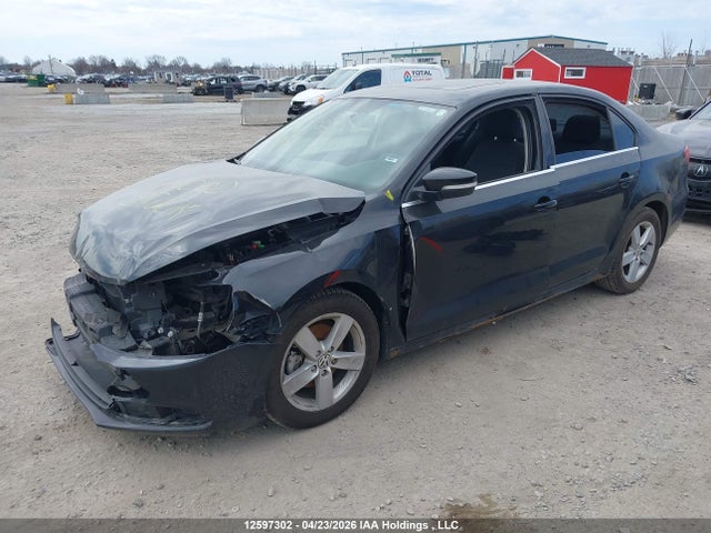 2013 Volkswagen Jetta 2.5l Comfortline/2.5l Sportline მანქანა იყიდება აუქციონზე, vin: 3VWDX7AJ6DM422870, აუქციონის ნომერი: 12597302