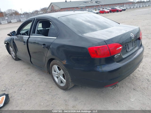 2013 Volkswagen Jetta 2.5l Comfortline/2.5l Sportline მანქანა იყიდება აუქციონზე, vin: 3VWDX7AJ6DM422870, აუქციონის ნომერი: 12597302