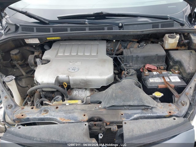 2010 Toyota Sienna Ce/le მანქანა იყიდება აუქციონზე, vin: 5TDKK4CCXAS310932, აუქციონის ნომერი: 12597311