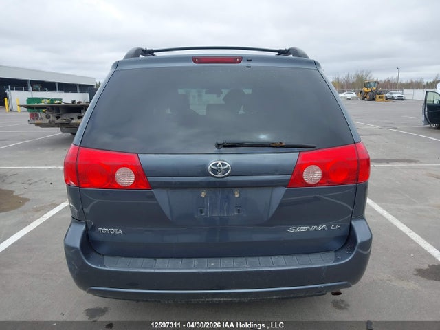 2010 Toyota Sienna Ce/le მანქანა იყიდება აუქციონზე, vin: 5TDKK4CCXAS310932, აუქციონის ნომერი: 12597311
