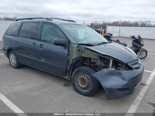 2010 Toyota Sienna Ce/le მანქანა იყიდება აუქციონზე, vin: 5TDKK4CCXAS310932, აუქციონის ნომერი: 12597311