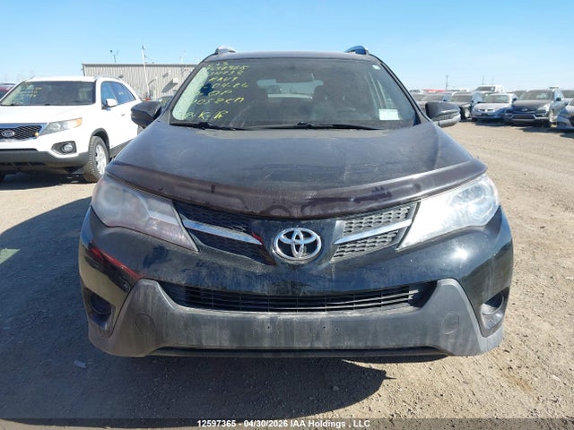 12597365 :رقم المزاد ، 2T3BFREV6FW312232 vin ، 2015 Toyota Rav4 Le مزاد بيع