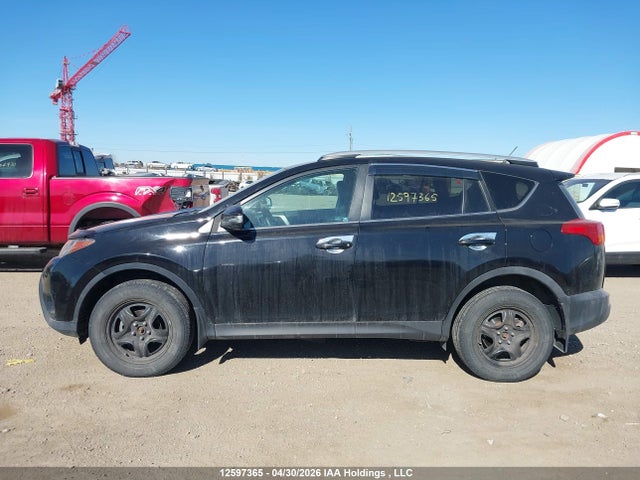 12597365 :رقم المزاد ، 2T3BFREV6FW312232 vin ، 2015 Toyota Rav4 Le مزاد بيع