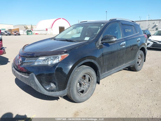 12597365 :رقم المزاد ، 2T3BFREV6FW312232 vin ، 2015 Toyota Rav4 Le مزاد بيع