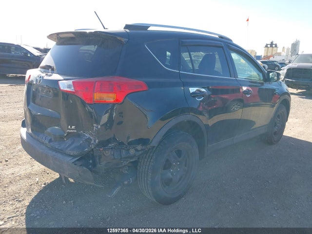 12597365 :رقم المزاد ، 2T3BFREV6FW312232 vin ، 2015 Toyota Rav4 Le مزاد بيع