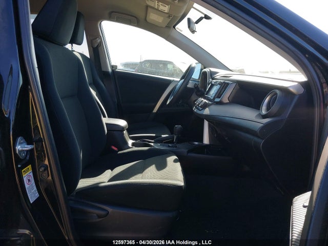 12597365 :رقم المزاد ، 2T3BFREV6FW312232 vin ، 2015 Toyota Rav4 Le مزاد بيع