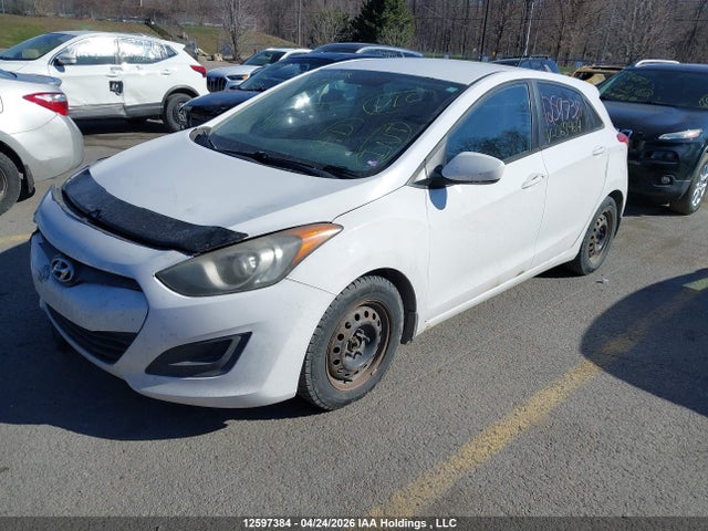 2013 Hyundai Elantra Gt მანქანა იყიდება აუქციონზე, vin: KMHD25LE0DU063464, აუქციონის ნომერი: 12597384
