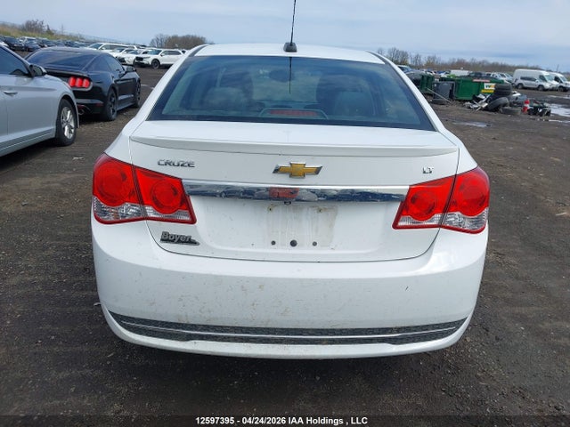 1G1PE5SBXF7118187 Chevrolet Cruze 2lt