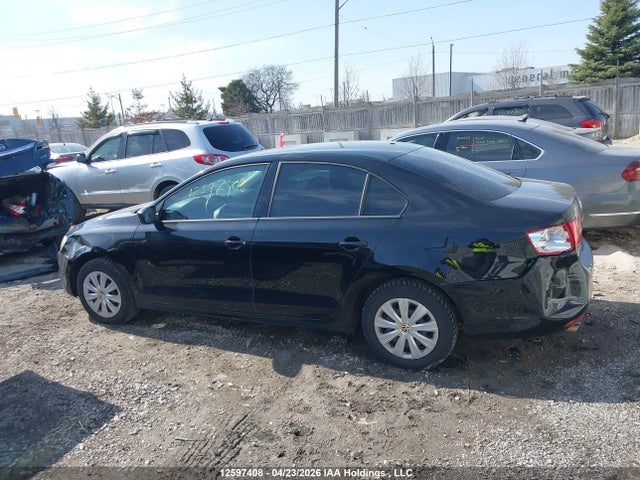 2013 Volkswagen Jetta 2.0l Trendline/2.0l Trendline+ მანქანა იყიდება აუქციონზე, vin: 3VW2K7AJ3DM442256, აუქციონის ნომერი: 12597408
