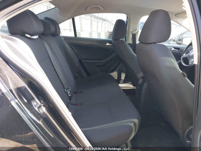 2013 Volkswagen Jetta 2.0l Trendline/2.0l Trendline+ მანქანა იყიდება აუქციონზე, vin: 3VW2K7AJ3DM442256, აუქციონის ნომერი: 12597408