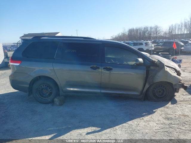 12597412 :رقم المزاد ، 5TDZK3DC0DS314130 vin ، 2013 Toyota Sienna مزاد بيع