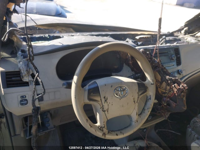 12597412 :رقم المزاد ، 5TDZK3DC0DS314130 vin ، 2013 Toyota Sienna مزاد بيع