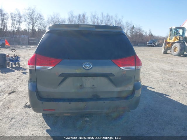 12597412 :رقم المزاد ، 5TDZK3DC0DS314130 vin ، 2013 Toyota Sienna مزاد بيع