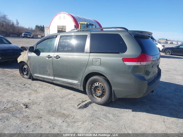 12597412 :رقم المزاد ، 5TDZK3DC0DS314130 vin ، 2013 Toyota Sienna مزاد بيع