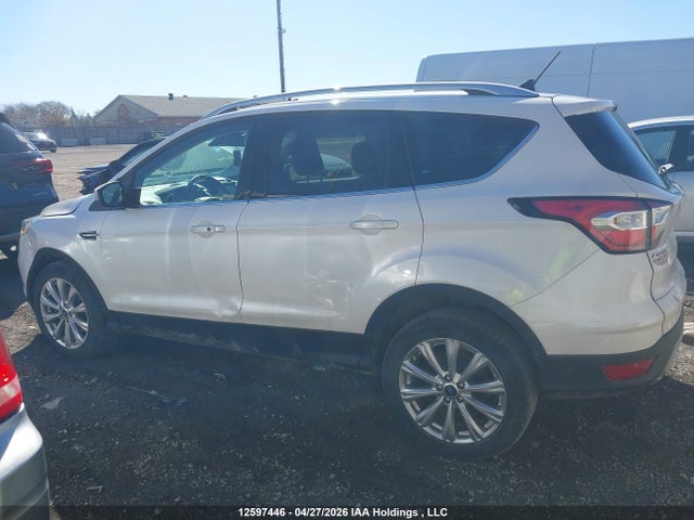 1FMCU9J99JUB17763 Ford Escape Titanium