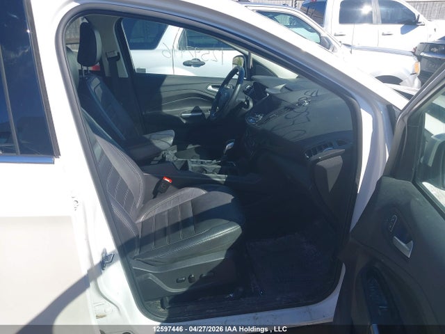 1FMCU9J99JUB17763 Ford Escape Titanium