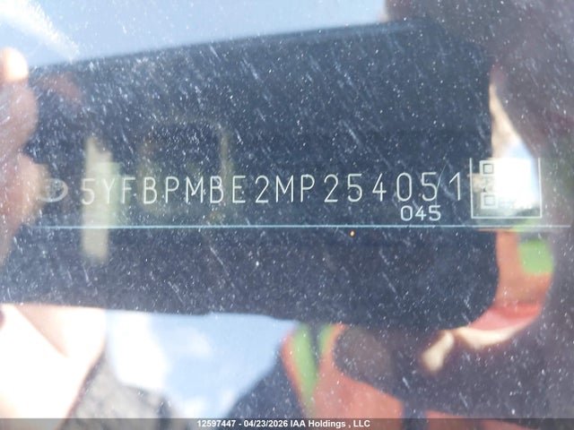 12597447 :رقم المزاد ، 5YFBPMBE2MP254051 vin ، 2021 Toyota Corolla مزاد بيع