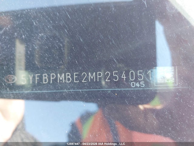 12597447 :رقم المزاد ، 5YFBPMBE2MP254051 vin ، 2021 Toyota Corolla مزاد بيع