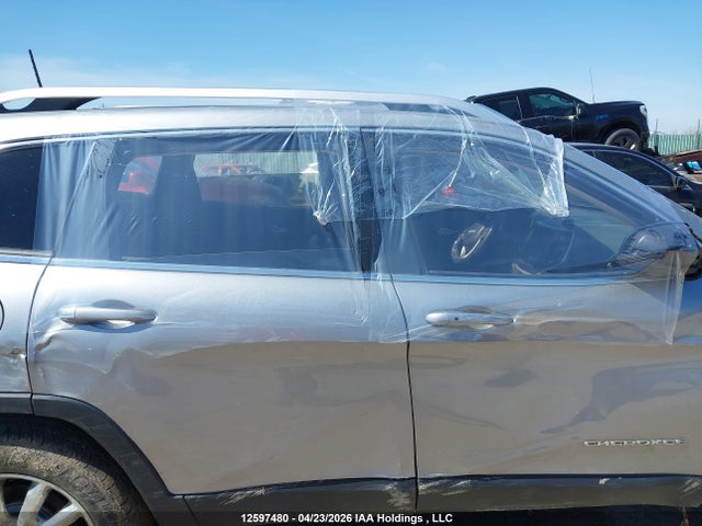 1C4PJMDS6GW124876 Jeep Cherokee Limited