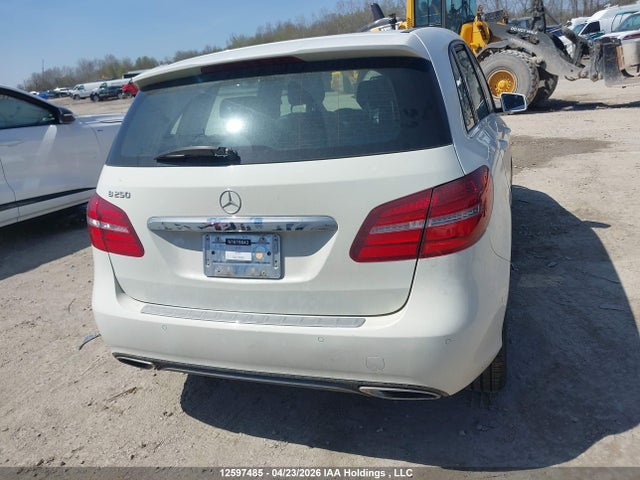 WDDMH4EBXGJ410939 Mercedes-Benz B250