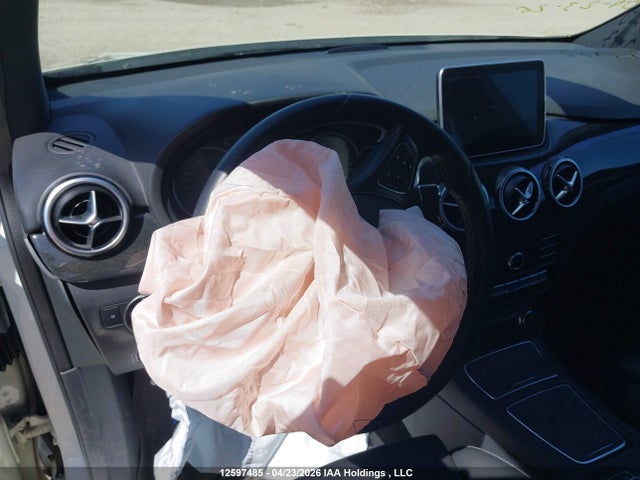 WDDMH4EBXGJ410939 Mercedes-Benz B250