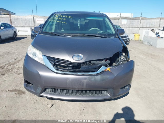 2012 Toyota Sienna Le V6 მანქანა იყიდება აუქციონზე, vin: 5TDKK3DC5CS177542, აუქციონის ნომერი: 12597491