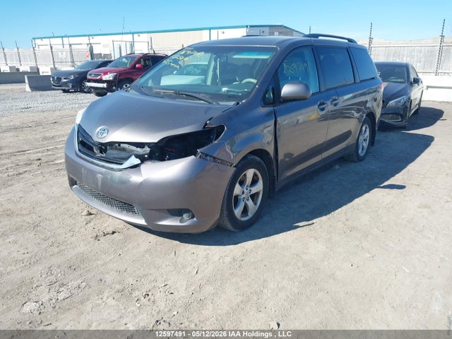 2012 Toyota Sienna Le V6 მანქანა იყიდება აუქციონზე, vin: 5TDKK3DC5CS177542, აუქციონის ნომერი: 12597491