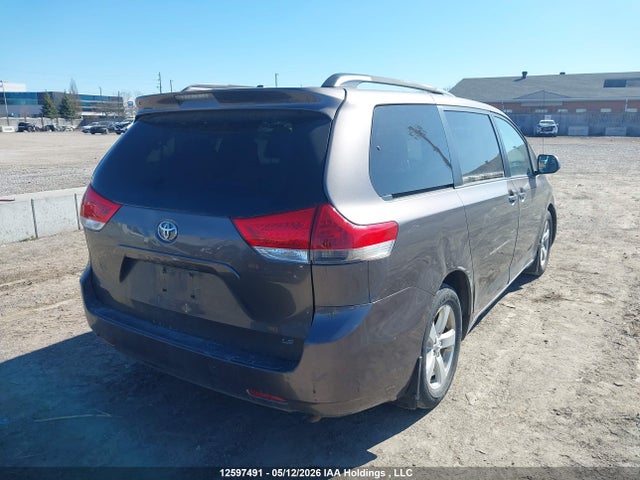 2012 Toyota Sienna Le V6 მანქანა იყიდება აუქციონზე, vin: 5TDKK3DC5CS177542, აუქციონის ნომერი: 12597491