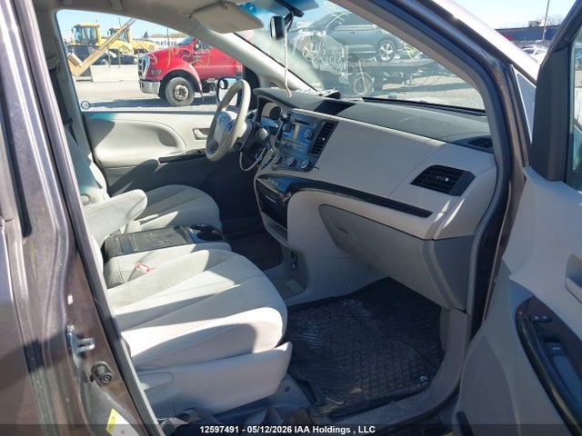 2012 Toyota Sienna Le V6 მანქანა იყიდება აუქციონზე, vin: 5TDKK3DC5CS177542, აუქციონის ნომერი: 12597491