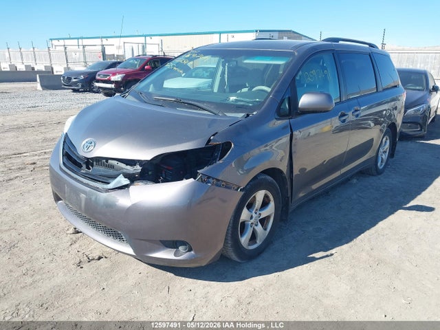 2012 Toyota Sienna Le V6 მანქანა იყიდება აუქციონზე, vin: 5TDKK3DC5CS177542, აუქციონის ნომერი: 12597491