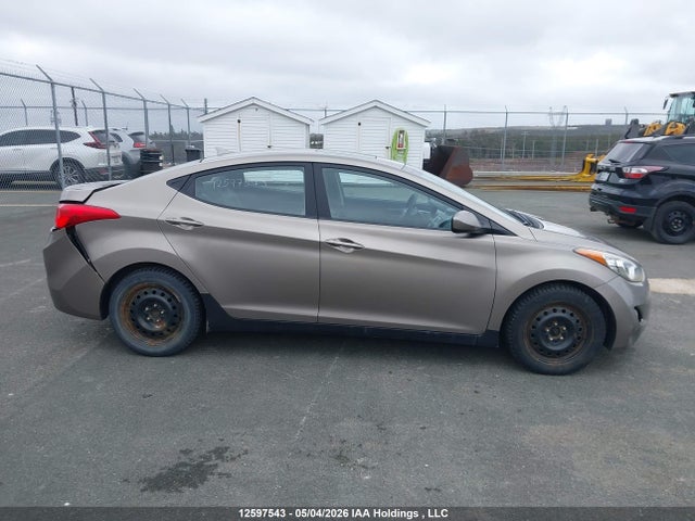 2013 Hyundai Elantra Gls/limited მანქანა იყიდება აუქციონზე, vin: 5NPDH4AE5DH259197, აუქციონის ნომერი: 12597543