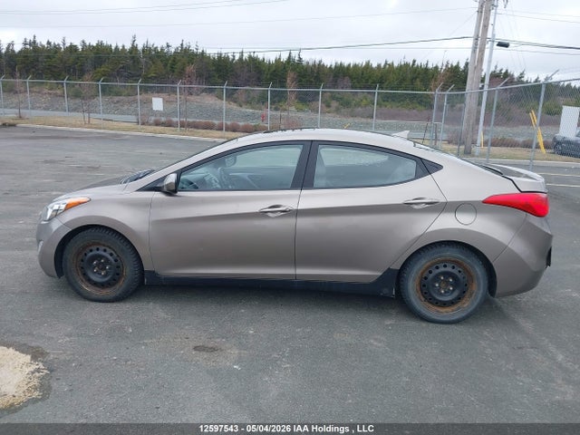 2013 Hyundai Elantra Gls/limited მანქანა იყიდება აუქციონზე, vin: 5NPDH4AE5DH259197, აუქციონის ნომერი: 12597543