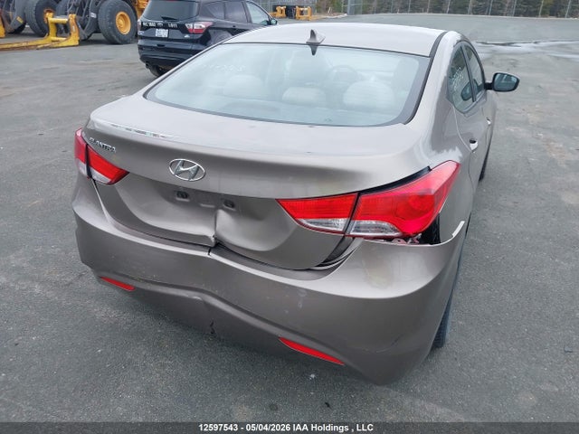 2013 Hyundai Elantra Gls/limited მანქანა იყიდება აუქციონზე, vin: 5NPDH4AE5DH259197, აუქციონის ნომერი: 12597543