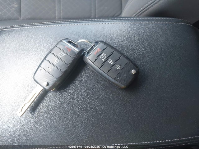 5XYPG4A32JG370971 KIA Sorento Lx/l