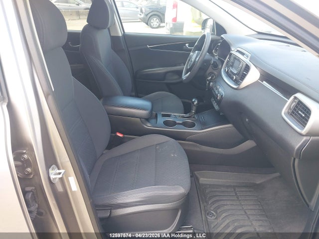 5XYPG4A32JG370971 KIA Sorento Lx/l