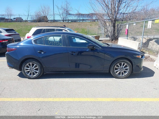 Aukcja sprzedaży 2021 Mazda Mazda3 Gx, vin: JM1BPAB72M1333708, numer aukcji: 12597624