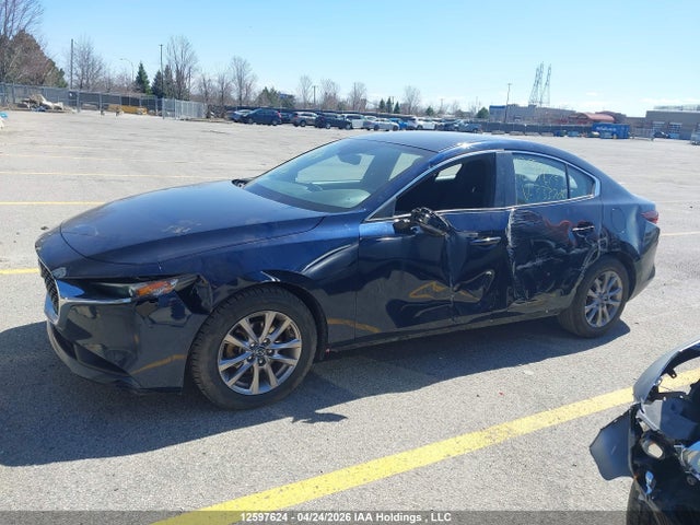 Aukcja sprzedaży 2021 Mazda Mazda3 Gx, vin: JM1BPAB72M1333708, numer aukcji: 12597624