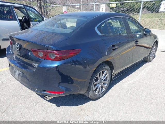 Aukcja sprzedaży 2021 Mazda Mazda3 Gx, vin: JM1BPAB72M1333708, numer aukcji: 12597624