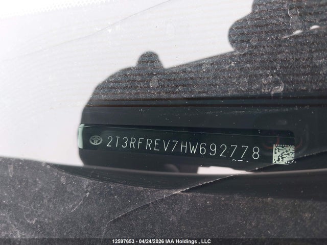 2017 Toyota Rav4 Xle მანქანა იყიდება აუქციონზე, vin: 2T3RFREV7HW692778, აუქციონის ნომერი: 12597653