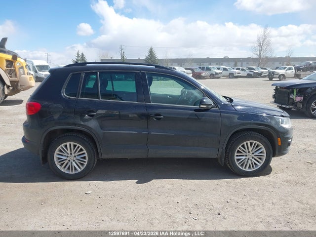 WVGJV7AX0FW115130 Volkswagen Tiguan S/se/sel/r-line