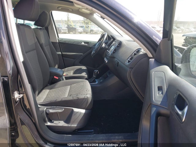 WVGJV7AX0FW115130 Volkswagen Tiguan S/se/sel/r-line