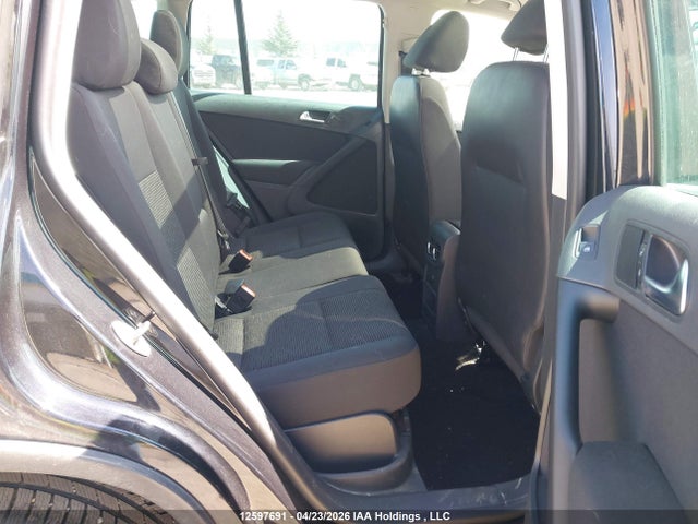 WVGJV7AX0FW115130 Volkswagen Tiguan S/se/sel/r-line