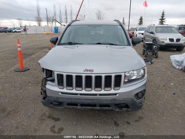 1C4NJDAB3GD769976 Jeep Compass Sport/north