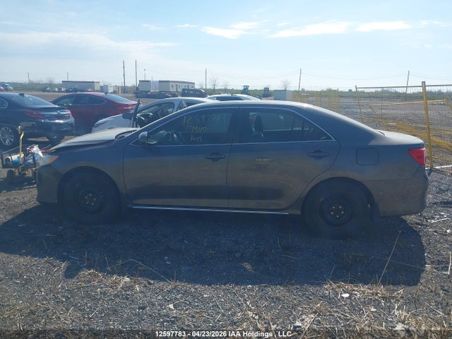 2014 Toyota Camry L/se/le/xle მანქანა იყიდება აუქციონზე, vin: 4T1BF1FK2EU443462, აუქციონის ნომერი: 12597783