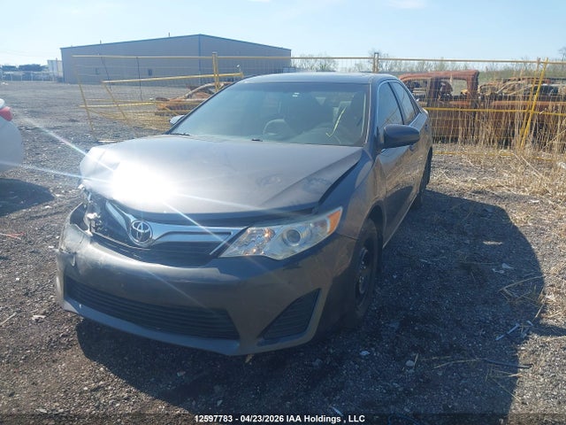 2014 Toyota Camry L/se/le/xle მანქანა იყიდება აუქციონზე, vin: 4T1BF1FK2EU443462, აუქციონის ნომერი: 12597783