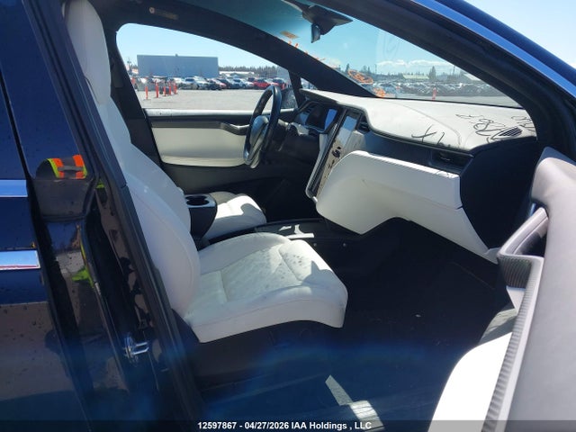 12597867 :رقم المزاد ، 5YJXCBE2XJF137140 vin ، 2018 Tesla Model X مزاد بيع