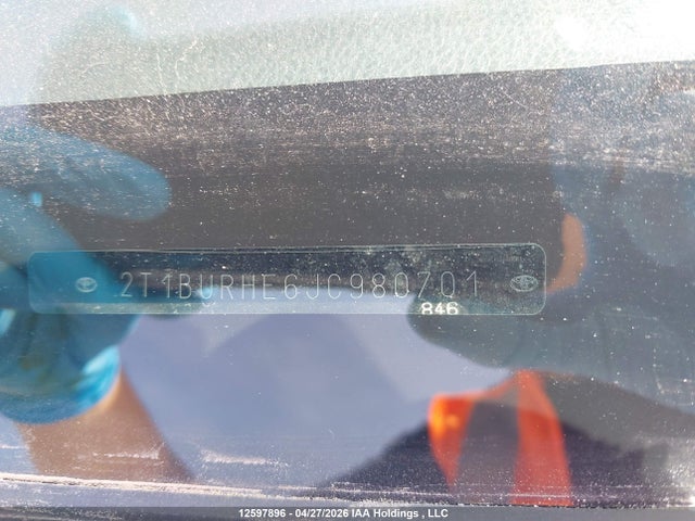 2T1BURHE6JC980701 Toyota COROLLA SE
