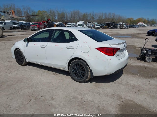 2T1BURHE6JC980701 Toyota COROLLA SE
