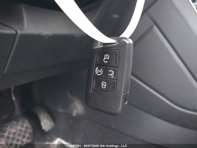 3VV2B7AX5NM068906 Volkswagen Tiguan